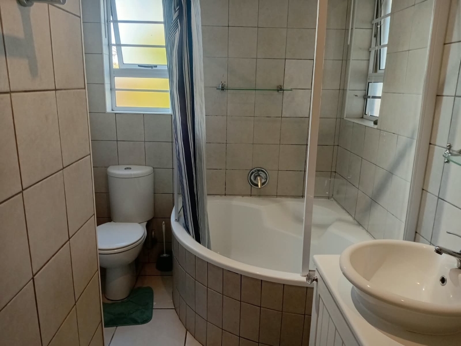 To Let 3 Bedroom Property for Rent in Beacon Bay North Eastern Cape